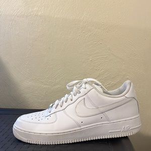 * PLEASE READ* Only 1 Left Shoe (Nike Air-force 1’s) Size 12 Amputee